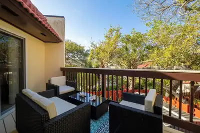 Image de Tropical Townhome I Patio/Grill I Beach Gear I Monthly Stays