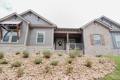 Image de Charming townhome Lincolnton - perfect for fishing tournaments or lake getaway!