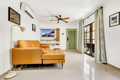 Image de Tropical Retreat en El Cortecito, a Caribbean beach condo!