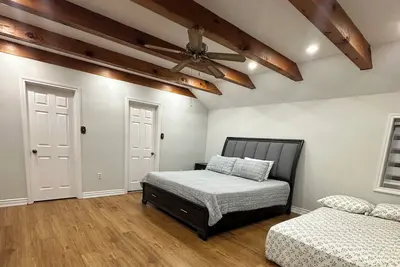 Image de Charming  Farmhouse With Open Space