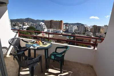 Image de Studio moderne à Roses, près de la plage, avec Wi-Fi et climatisation.
