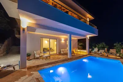 Image de Maison pour la famille avec la piscine Svirce, Hvar (K-23989)