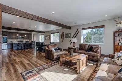 Image de The Trailblazer - Ski-in/Ski-out, The Trailblazer - Luxe Ski-In/Ski-Out townhome on Whitefish Mounta
