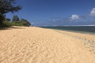 Image de 1 Min Walk to Sandy Barrier Reef-Protected Soft Beach 4br 4ba