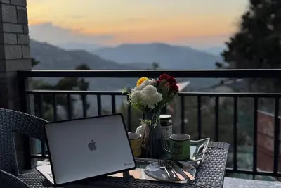 Image de Breathtaking views & cozy comfort and serene Retreat in the hills
