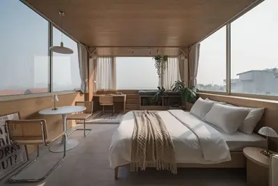 Image de Downtown - Rooftop River Scene - Hidden Cabin