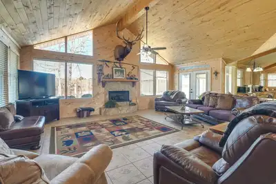 Image de Fire Pit, Views: Lakefront Toledo Bend Retreat!