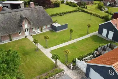 Image de \"Discover Tranquility at Haus Frieda: Your Perfect Family Retreat! \"