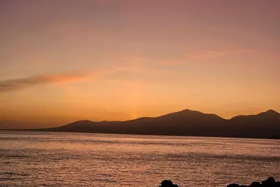 Image de Harbour view suite, sea and mountain views. Close to harbour and Playa Chia beach.