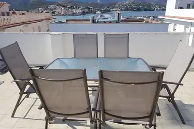 Image de Trafalgar - Apartamento luminoso y muy amplio en el mismo centro del puerto de Llançà, a pocos metros de la playa