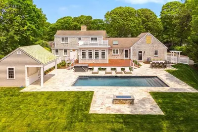 Image de Orleans Dreams: 013-Op  Luxurious 5-Bedroom Retreat with Heated Pool & Hot Tub – Walk to Water!