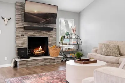 Image de Southeast Atx Gem - 3/2 House Large Yard {New! }