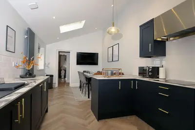 Image de Dwell Living Luxurious 5bd House Central