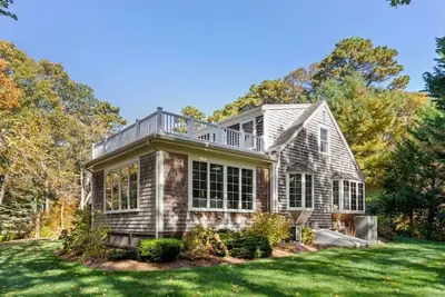 Image de Peaceful and private vacation rental on the pond!