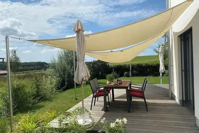 Image de Private house in idyllic location with garden