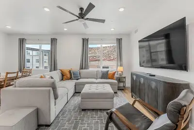 Image de Starlight Crossing: Two Full Condos, Pool + Lazy River