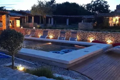 Image de Bergerie dans la pinède, luberon, piscine. calme absolu, pas de voisins