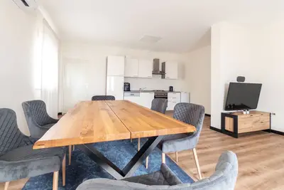 Image de 3-bedroom apartment in marvelous Podstrana with a great outdoor terrace with Bbq