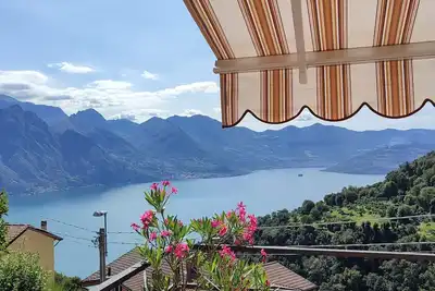 Image de Le Terrazze - Three-room apartment with terrace and shared pool on Lake Iseo