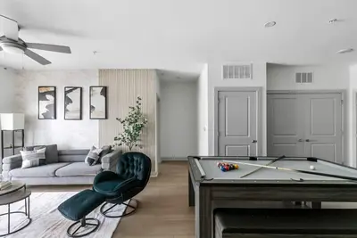 Image de Urban Elegance: 3br Condo Experience 06