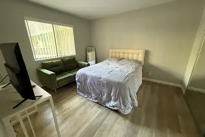 Image de New 2-bedroom apartment in charming Burbank Empire Center with WiFi, Ac