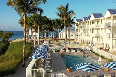 Marathon Beachfront Suite | 1br Veranda +Luxe Bath