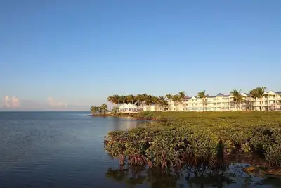 Marathon Beachfront | Ada 2 Queens + Veranda