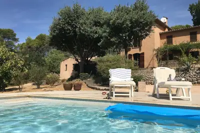 Image de Le Micocoulier, mas provençal proche d’un magnifique village -6 adultes 2 petits