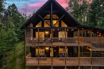 Image de Hot Tub, Theater, Omni One Vr, Outdoor Fireplace, Sleeps 12, Luxury Cabin