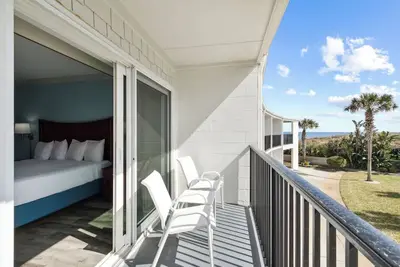 Image de Sunlit Ocean View Suite, Ideal for Relaxing Family Getaways with Outdoor Pool