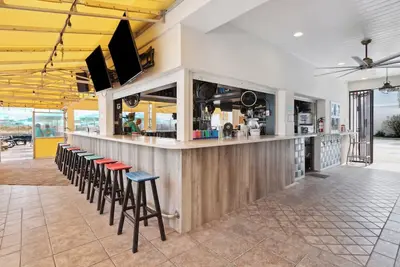 Image de Perfect Beach Getaway: 4 Family Rooms, Outdoor Pool & Pet-Friendly