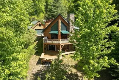 Image de Charming 3-Bedroom Mountain Cabin in Topton – Your Perfect Getaway!