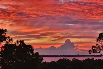 Image de Spacious 3-Bedroom Condo with Stunning Palma Sola Bay Views, Near Img and Beach