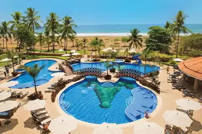 Image de Scenic Beach Escape with World-Class Dining and Entertainment