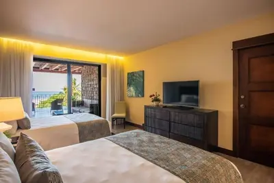 Image de Spacious Suite with Ocean Views and International Dining Options