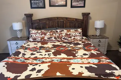 Image de Country home with a brand new hot tub, WiFi and central air, spacious bad yard