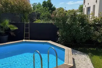 Image de Villa moderne avec piscine