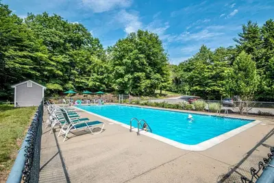 Image de 3-bed, 3. 5 bath condo in Intervale WiFi, Ac, Ski, Foliage, Hiking, Pool