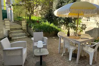 Image de Le Passage du Roi, Maison historique & confort moderne au cœur d’Amboise, jardin