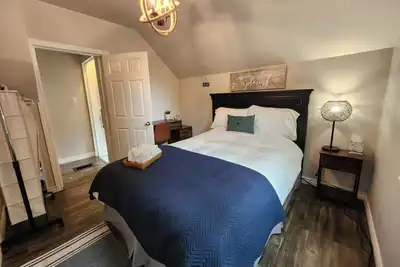 Image de Cozy home near downtown, beaches, parks, Lake Huron and the St. Clair River