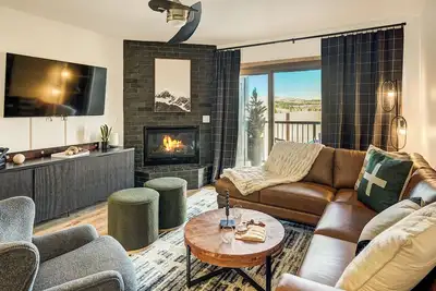 Image de Gorgeous Remodeled 3-Bedroom home in charming downtown Frisco with Private Sauna