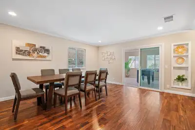 Image de 30+ Days Only Fully Furnished Charming 4b 3b Pool House Top-Rated Walnut Schools