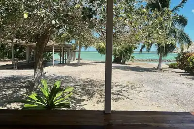 Image de Charming Private Beachfront 2-bedroom house near Copper Bank with WiFi, Ac