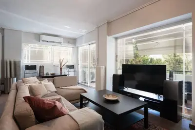 Image de Luxe Bliss – 2br, Glyfada