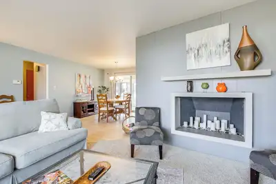 Image de 1/2 Mi to Boat Launch: Family Getaway in Menasha!