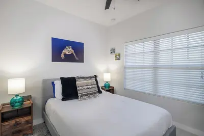 Image de West Bay Oasis: 2br\/2Bath Condo with Pool