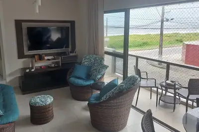 Image de Seafront apartment, family and pet friendly, barbecue, balcony, elevator