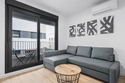 Image de apartamento reformado con garaje y piscina de alquiler temporal