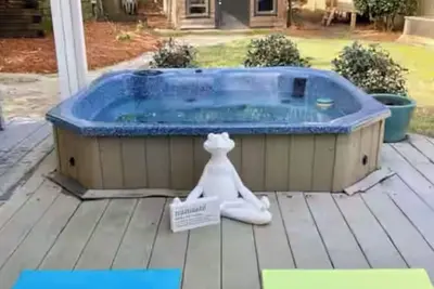 Image de Charming, bungalow + hot tub in Noda district of Charlotte. 10 min f/uptown.