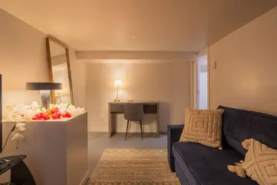Image de Stylish 4br in the heart of Plateau Montreal Zw8